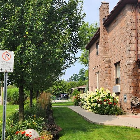 Canadas Best Value Inn-Richmond Hill Buitenkant foto