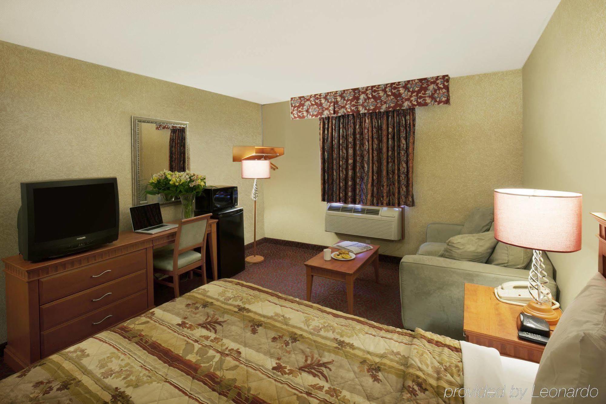 Canadas Best Value Inn-Richmond Hill Kamer foto