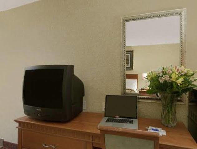 Canadas Best Value Inn-Richmond Hill Buitenkant foto
