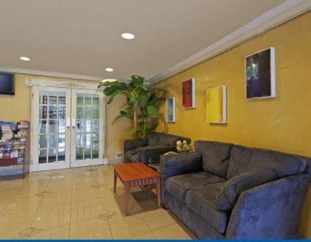 Canadas Best Value Inn-Richmond Hill Buitenkant foto