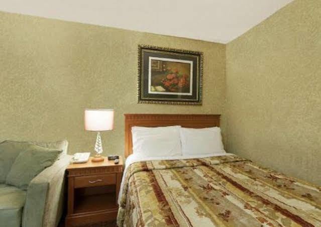 Canadas Best Value Inn-Richmond Hill Buitenkant foto
