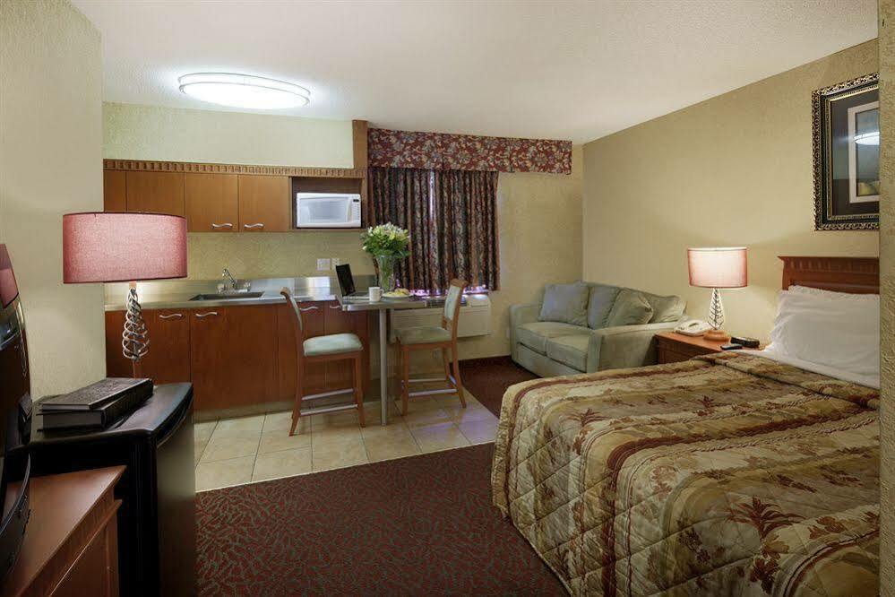Canadas Best Value Inn-Richmond Hill Buitenkant foto